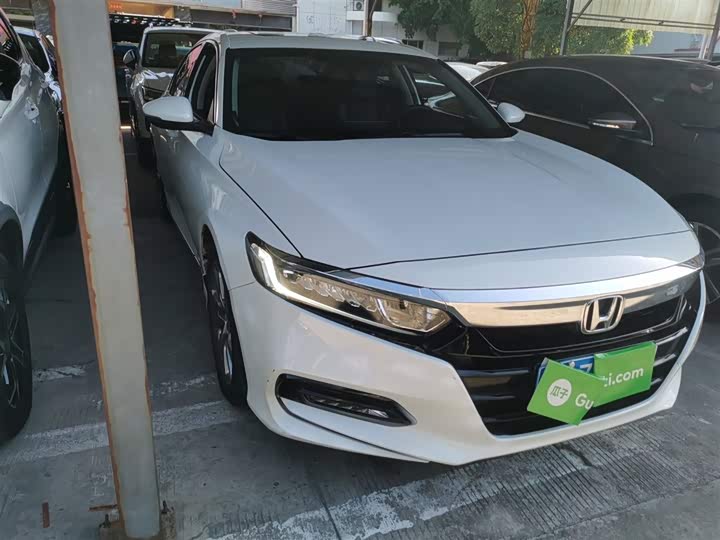 Фото 4 - Honda Accord