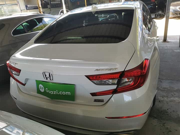 Фото 6 - Honda Accord