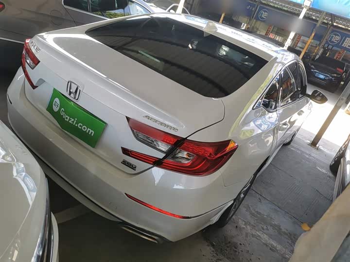 Фото 7 - Honda Accord