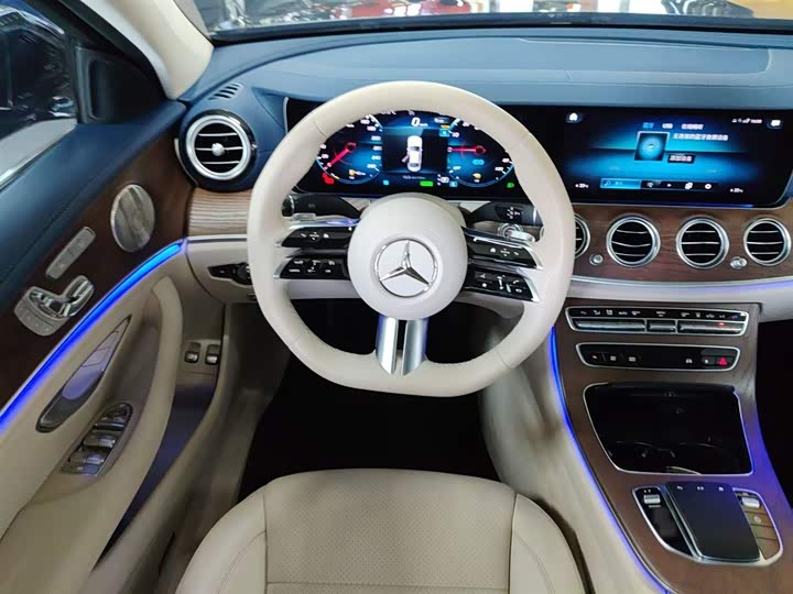 Фото 11 - Mercedes-Benz E-Class Hybrid