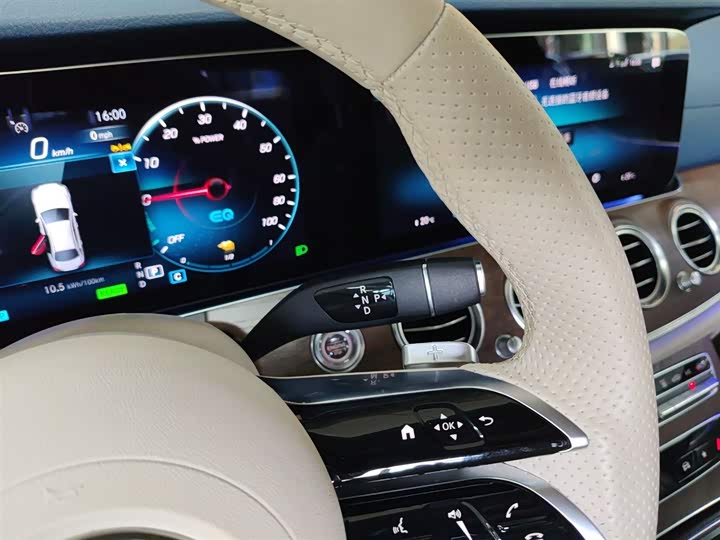 Фото 14 - Mercedes-Benz E-Class Hybrid