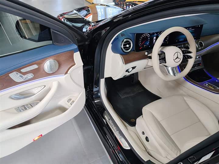 Фото 16 - Mercedes-Benz E-Class Hybrid