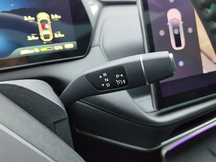 Фото 16 - Changan Deepal SL03