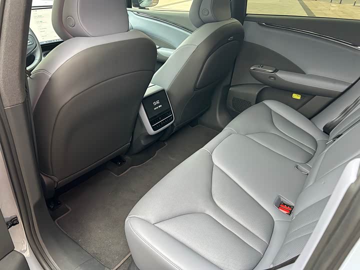 Фото 8 - XPeng G7