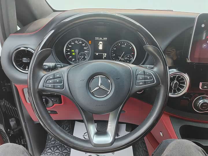 Фото 16 - Mercedes-Benz Vito