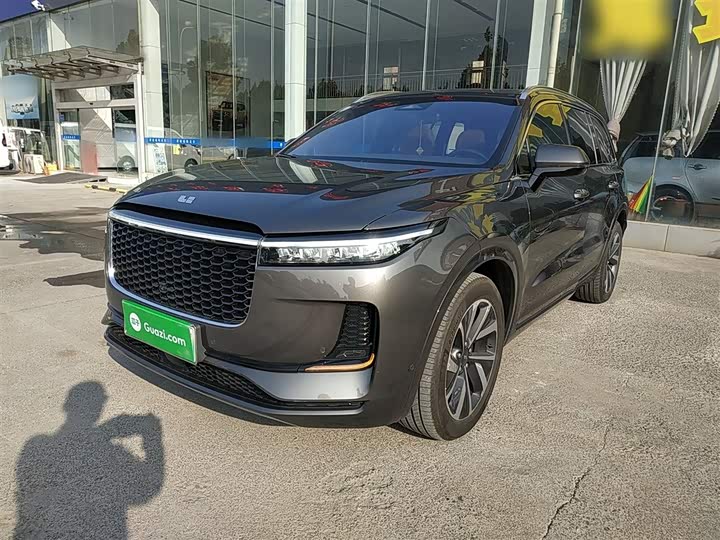 Фото 1 - LiXiang One