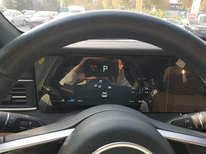 Фото 12 - LiXiang One