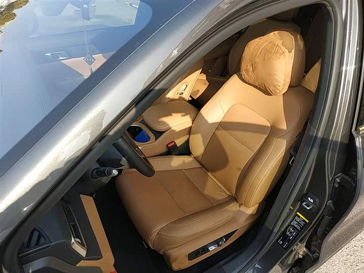 Фото 15 - LiXiang One