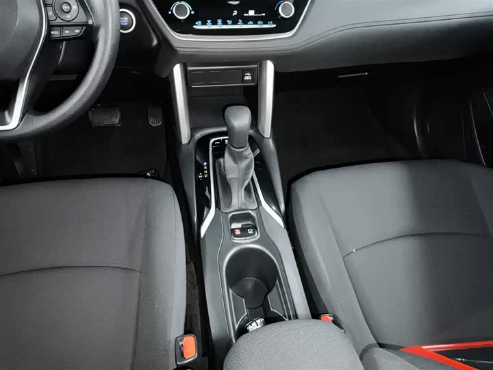 Фото 14 - Toyota Corolla Cross