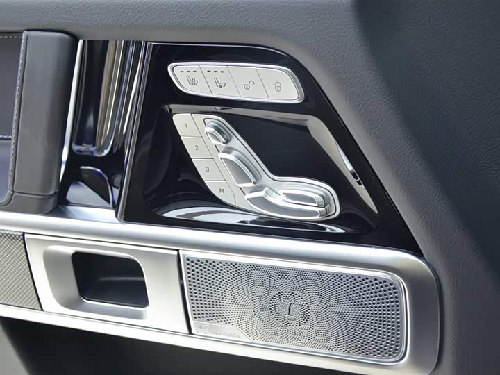 Фото 13 - Mercedes-Benz G-Class