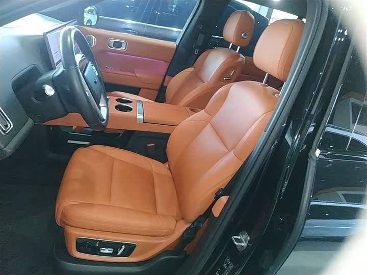 Фото 15 - LiXiang L8