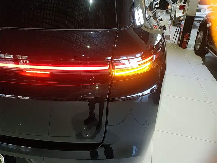 Фото 8 - LiXiang L8