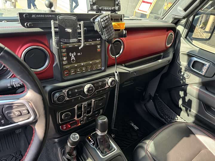 Фото 10 - Jeep Gladiator