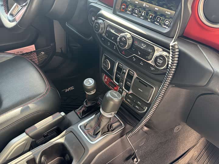 Фото 7 - Jeep Gladiator