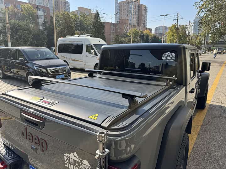 Фото 9 - Jeep Gladiator