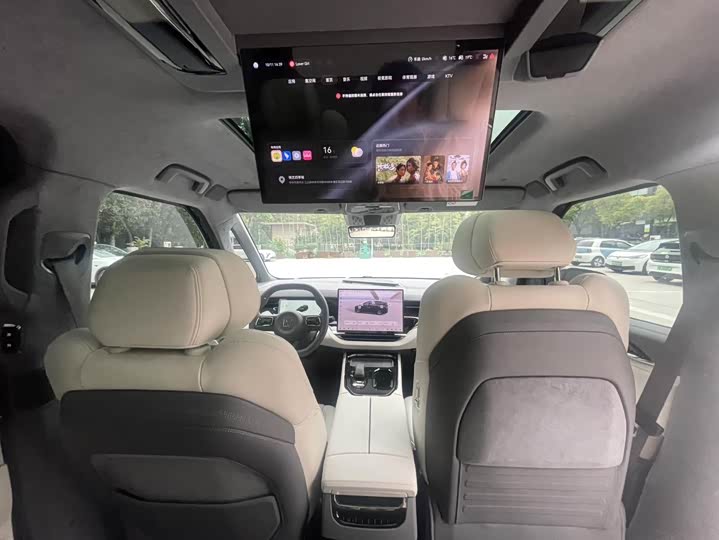 Фото 10 - Zeekr 009