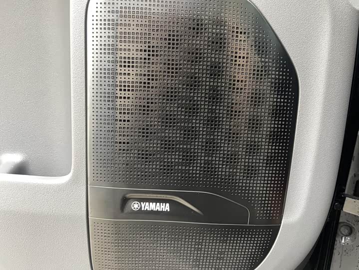 Фото 14 - Zeekr 009