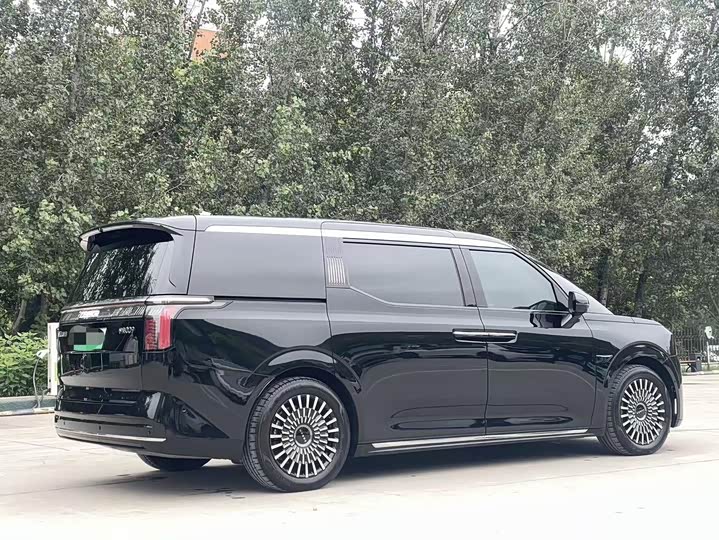 Фото 4 - Zeekr 009