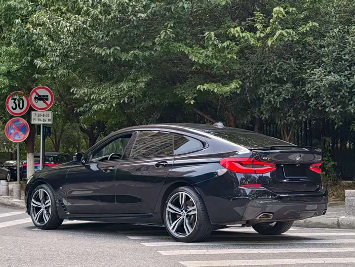 Фото 3 - BMW 6 Series GT