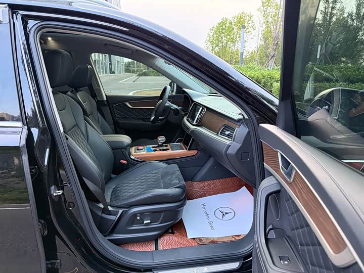 Фото 16 - Hongqi HS7