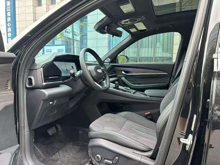 Фото 4 - Geely Monjaro