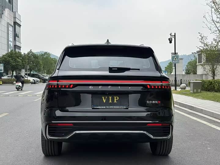 Фото 8 - Geely Monjaro