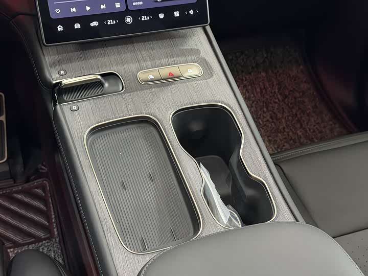 Фото 15 - Nio ES7