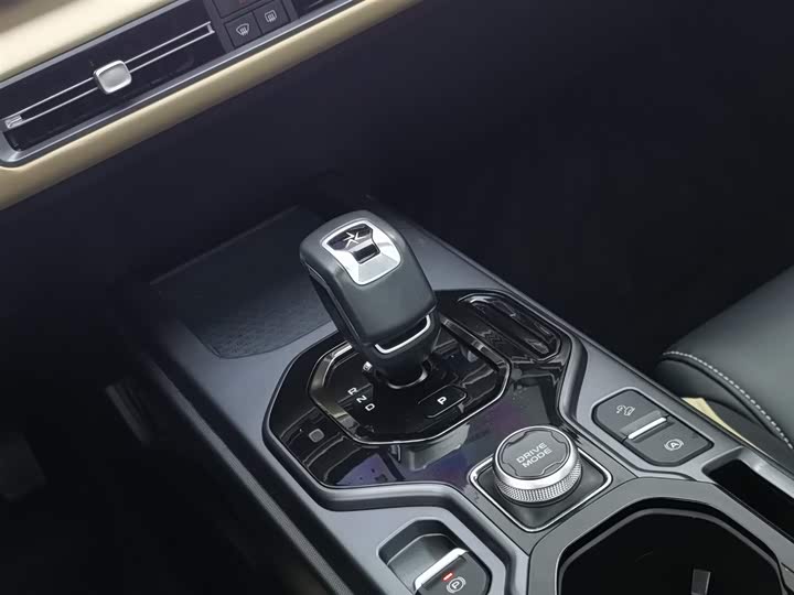 Фото 13 - Geely Icon