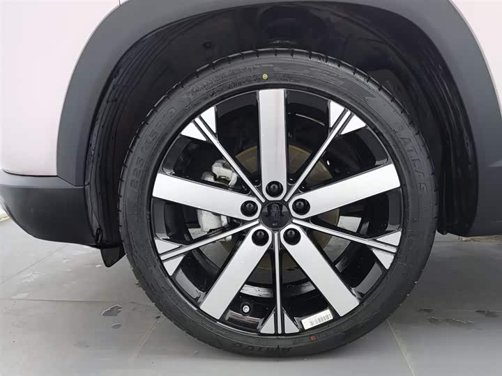 Фото 17 - Geely Icon