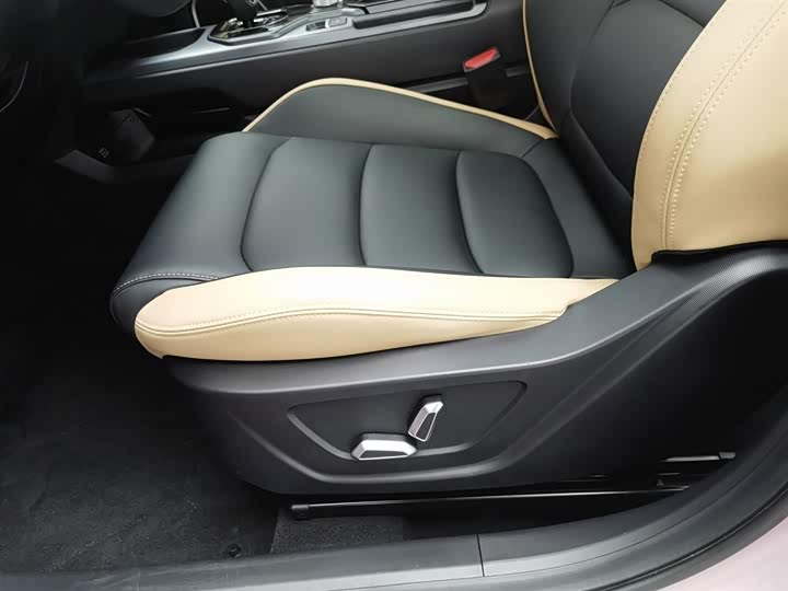 Фото 20 - Geely Icon