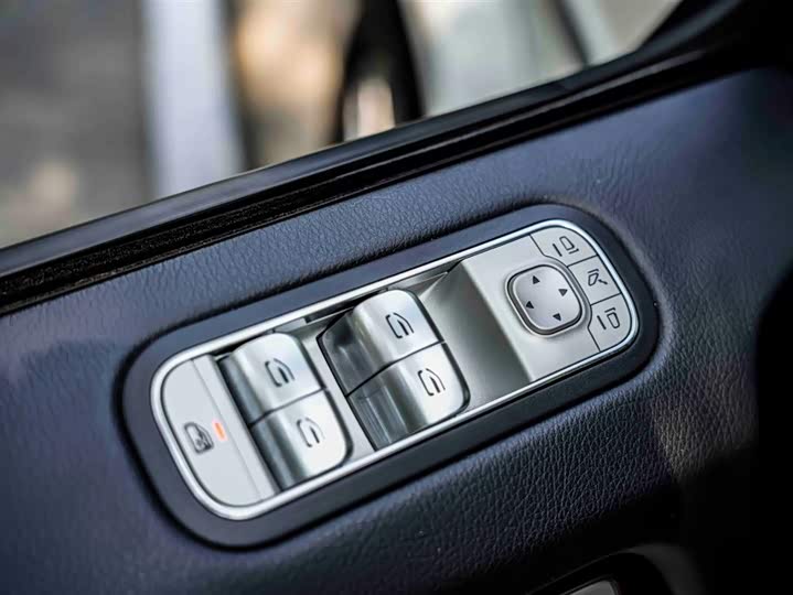 Фото 17 - Mercedes-Benz G-Class