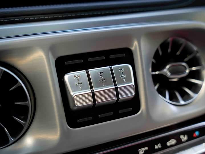 Фото 26 - Mercedes-Benz G-Class