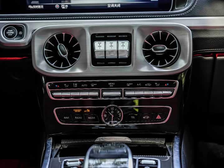 Фото 30 - Mercedes-Benz G-Class