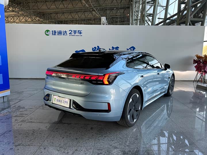 Фото 4 - Zeekr 001