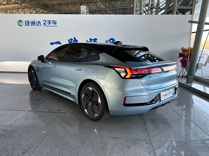 Фото 8 - Zeekr 001