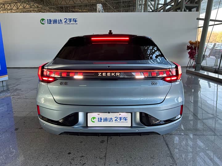 Фото 9 - Zeekr 001