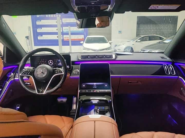 Фото 2 - Mercedes-Benz Maybach S-Class