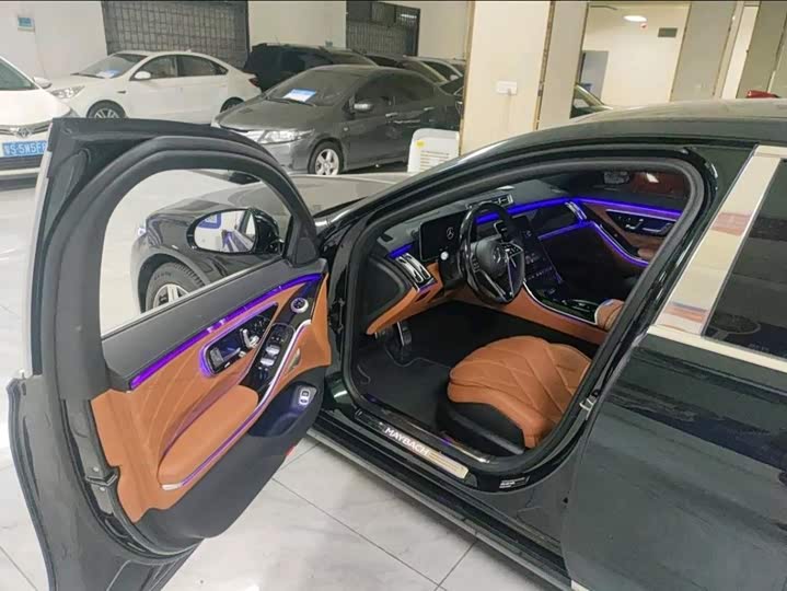 Фото 4 - Mercedes-Benz Maybach S-Class