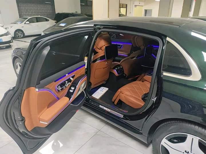 Фото 6 - Mercedes-Benz Maybach S-Class