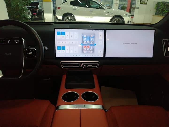 Фото 13 - LiXiang L6