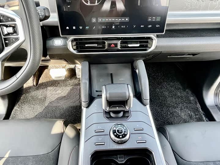 Фото 12 - Jetour T2