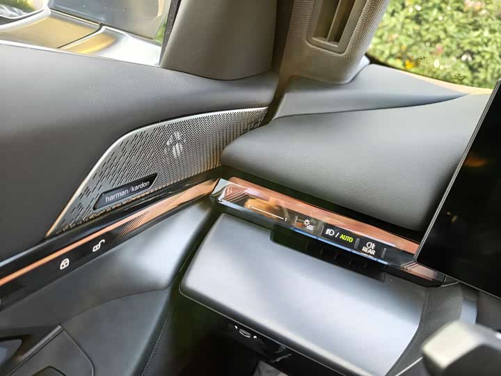 Фото 11 - BMW i5