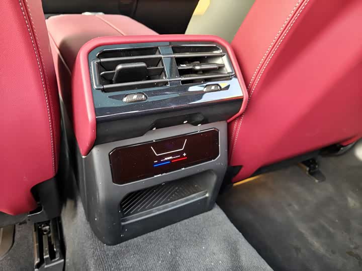 Фото 16 - BMW i5