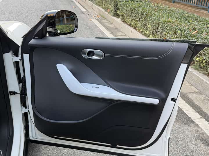 Фото 10 - Smart #1