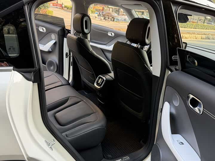 Фото 12 - Smart #1