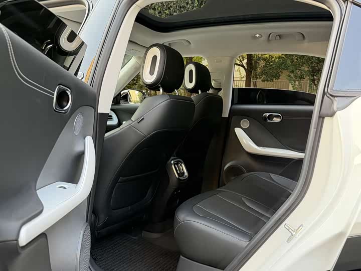 Фото 9 - Smart #1