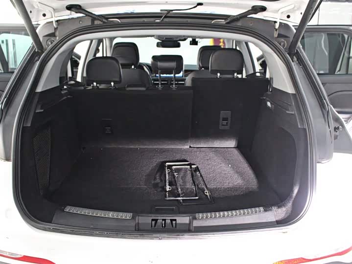 Фото 13 - Lincoln Corsair