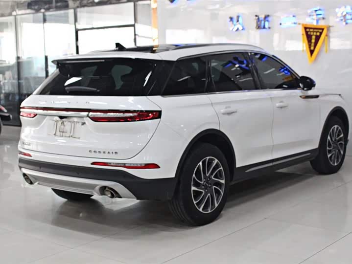 Фото 15 - Lincoln Corsair