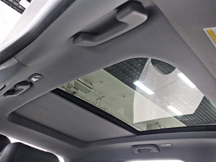 Фото 9 - Lincoln Corsair