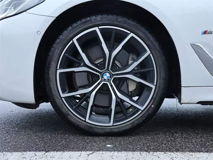 Фото 12 - BMW 5 Series